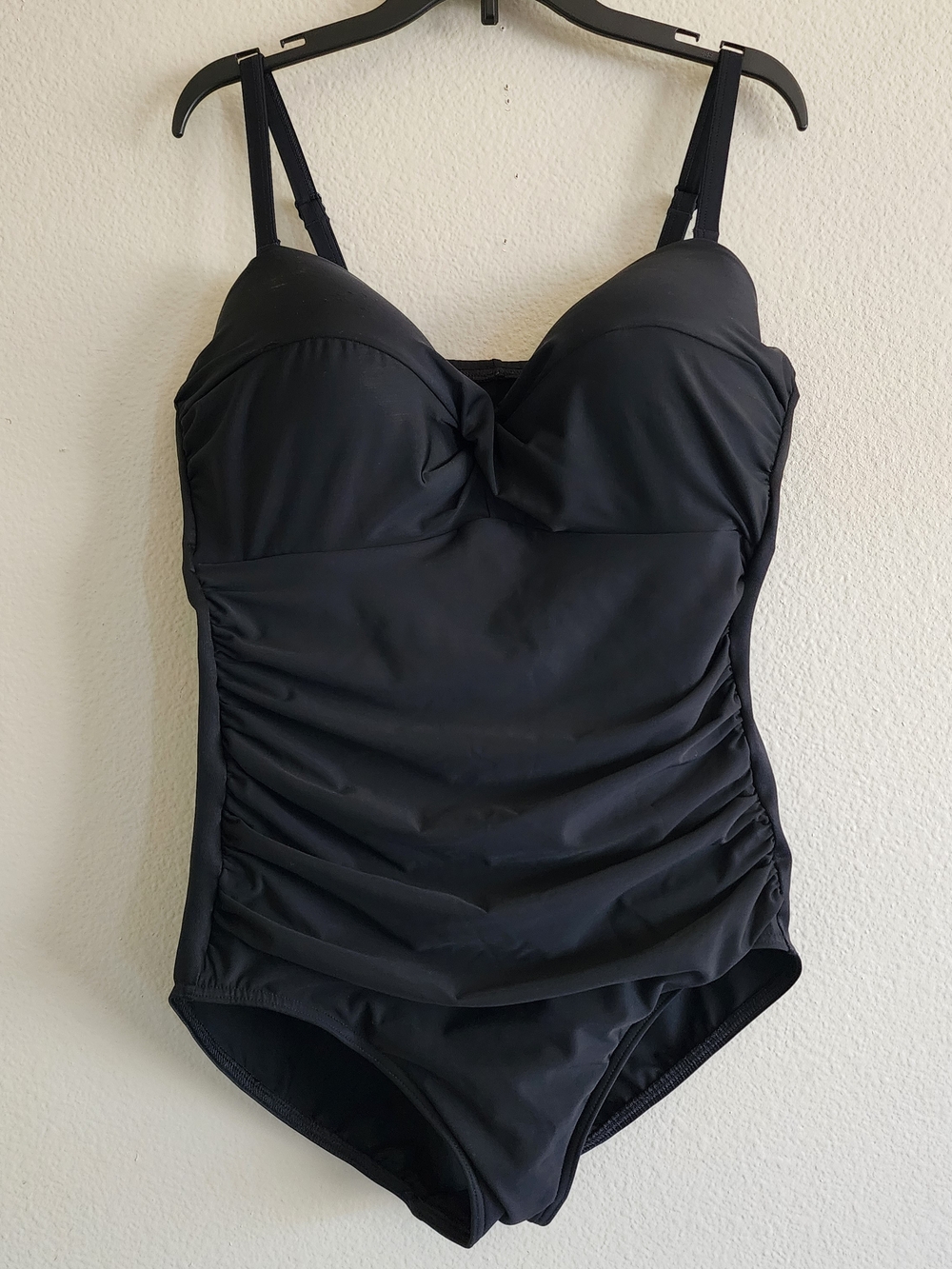 Miraclesuit Rock Solid Madrid One Piece Swimsuit Black Size 14 Underwire Ruched